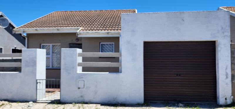 2 Bedroom Property for Sale in Pelikan Park Western Cape